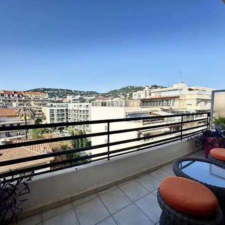 Proche Croisette - 2 Pieces Au Calme Avec Terrasse *
